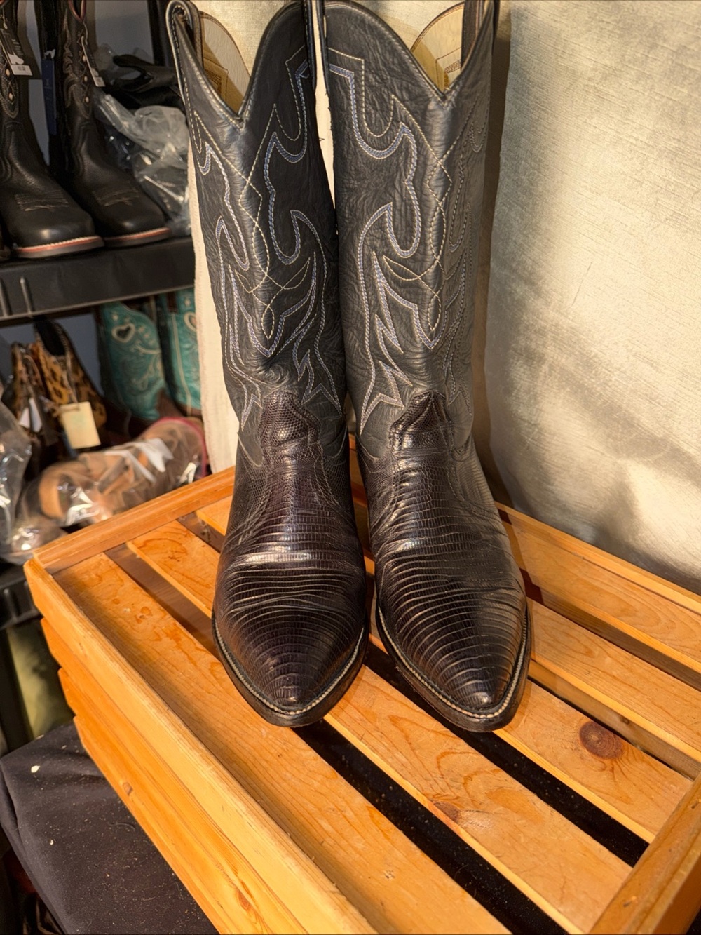Vaquero Men’s  Black Teju Lizard Western Cowboy Boots Size 9D